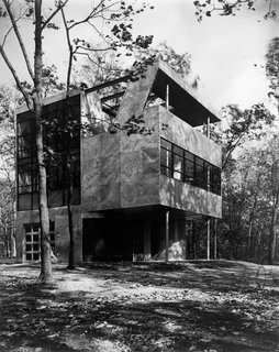 Transformers of the Modern House: Albert Frey and Lina Bo Bardi at the Palm Springs Art Museum - Photo 6 of 10 - A. Lawrence Kocher and Albert Frey's Aluminaire House in 1931, with a view of the front entrance and double-height living room windows.