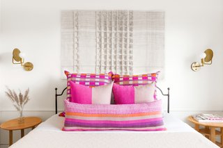 Bolé Road Textiles is driven by a passion for good design and a belief that textiles have the ability to transform interiors and inspire the people within them. The company is dedicated to helping customers create spaces they love, while supporting artisans in Ethiopia.
