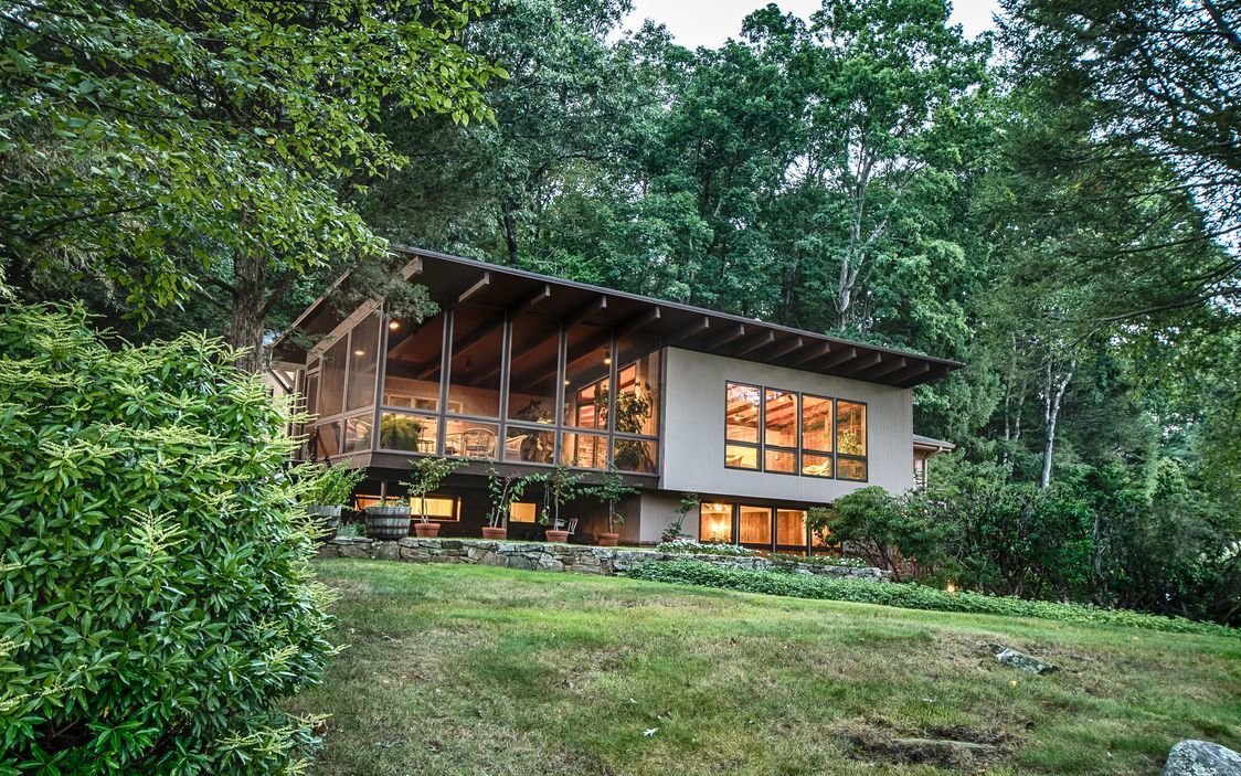 MidCentury Lakeside (3 Photos) Dwell