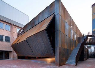 Shape-Shifting Architecture: 10 Buildings That Move or Change Form - Photo 7 of 24 -