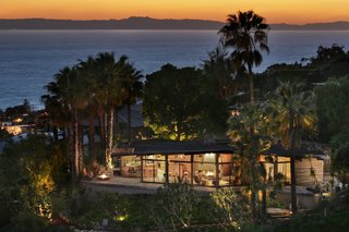 A 1974 Masterpiece Is Put on the Market by a Family Friend of the Late Julius Shulman - Photo 2 of 12 -