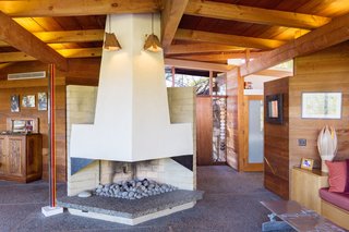 A 1974 Masterpiece Is Put on the Market by a Family Friend of the Late Julius Shulman - Photo 6 of 12 -