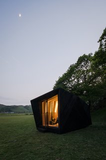 Tour One of Epic Retreat’s Tiny Pop-Up Hotel Cabins in the Welsh Countryside - Photo 3 of 10 -