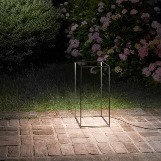 Mimicking a 3D sketch of a rectangular prism, Guido Bianchi and Nicoletta Rossi designed this bold light for FLOS.