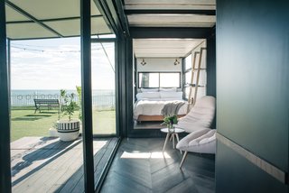 An Australian Firm Makes Portable Hotel Rooms Out of Shipping Containers - Photo 1 of 8 -