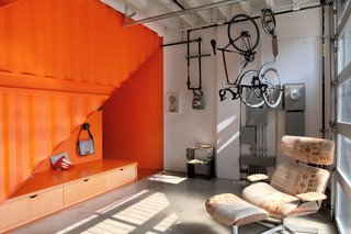 A Brooklyn Carriage House Is Revamped With a Penthouse Made From Shipping Containers - Photo 6 of 11 -