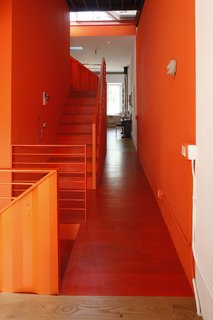 A Brooklyn Carriage House Is Revamped With a Penthouse Made From Shipping Containers - Photo 7 of 11 -