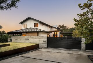 8 Modern Driveways - Photo 2 of 8 -