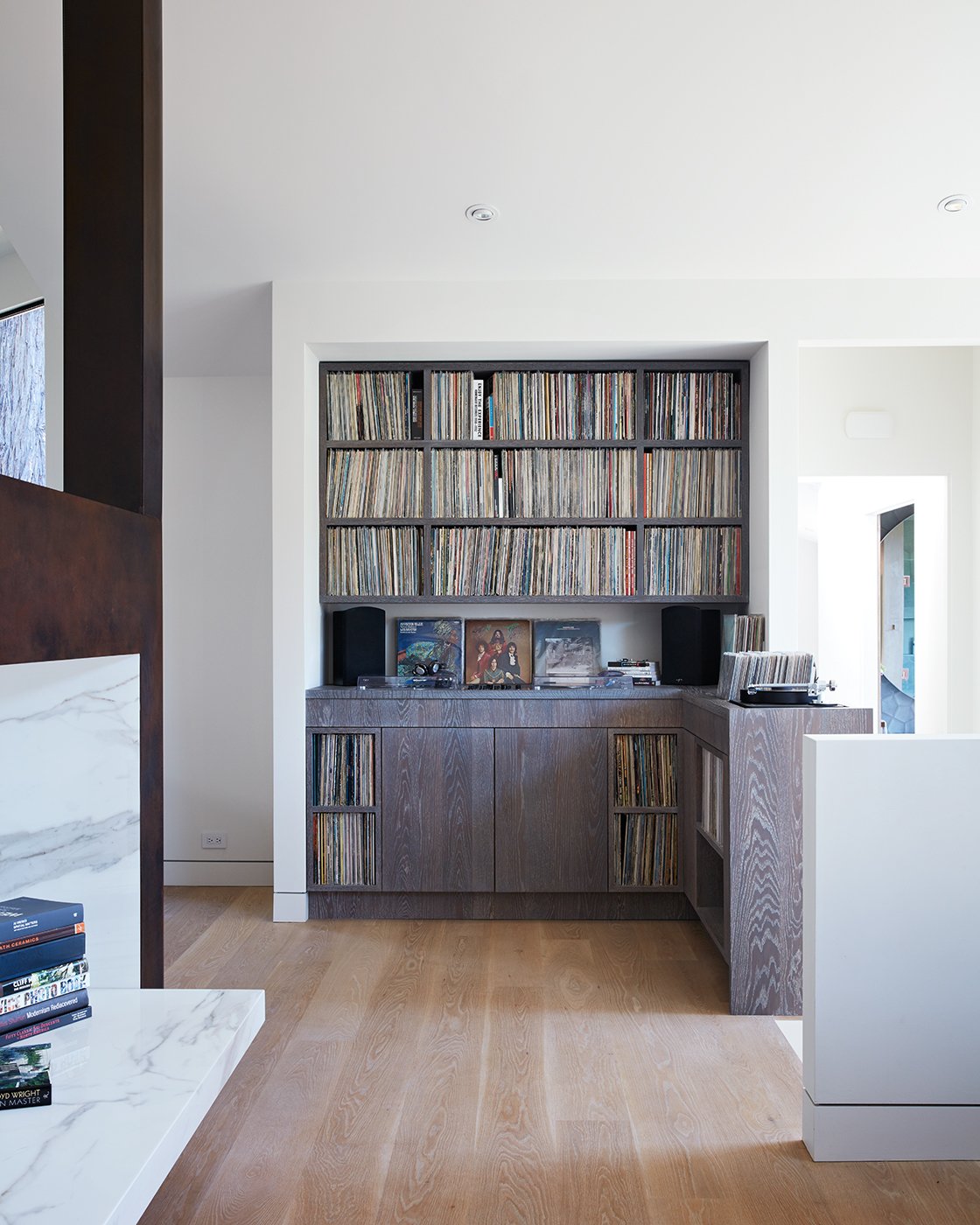 Photo 2 of 9 in Thoughtful Design Details Warm Up a Modern Family Home ...