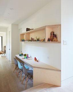 Thoughtful Design Details Warm Up a Modern Family Home in Northern California - Photo 5 of 8 -