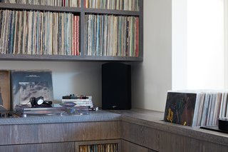 Thoughtful Design Details Warm Up a Modern Family Home in Northern California - Photo 3 of 8 -