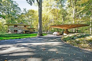 A Usonian Masterpiece by Frank Lloyd Wright Is on the Market For $1.5M - Photo 9 of 9 -
