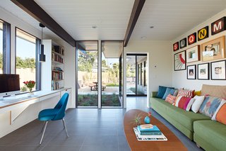 A Midcentury Eichler in San Mateo Is Turned Into a Functional Family Home - Photo 7 of 10 -