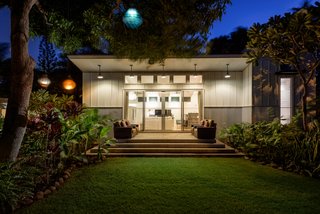 A Renovated Hawaiian Beach House From the 1950s Asks $1.79M - Photo 11 of 12 -