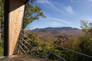 A Prefab Cabin in New Hampshire Is a Magnificent Mountain Retreat - Photo 8 of 18 -
