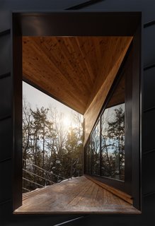 A Prefab Cabin in New Hampshire Is a Magnificent Mountain Retreat - Photo 11 of 18 -