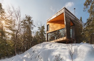 A Prefab Cabin in New Hampshire Is a Magnificent Mountain Retreat - Photo 4 of 18 -