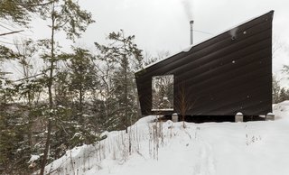 A Prefab Cabin in New Hampshire Is a Magnificent Mountain Retreat - Photo 16 of 18 -