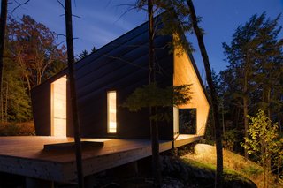 A Prefab Cabin in New Hampshire Is a Magnificent Mountain Retreat - Photo 5 of 18 -