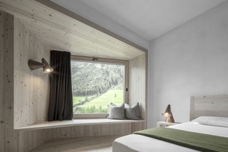 A Dramatic Hotel in Northern Italy Is a Hiker's Refuge - Photo 4 of 8 -
