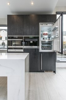 6 Marble Alternatives For Your Kitchen Worktops - Photo 1 of 9 - Atlanta Design Economy Credits<br><br>Architecture: Jeffrey Bruce Baker<br>Hard surface and cladding material manufacturer: Neolith