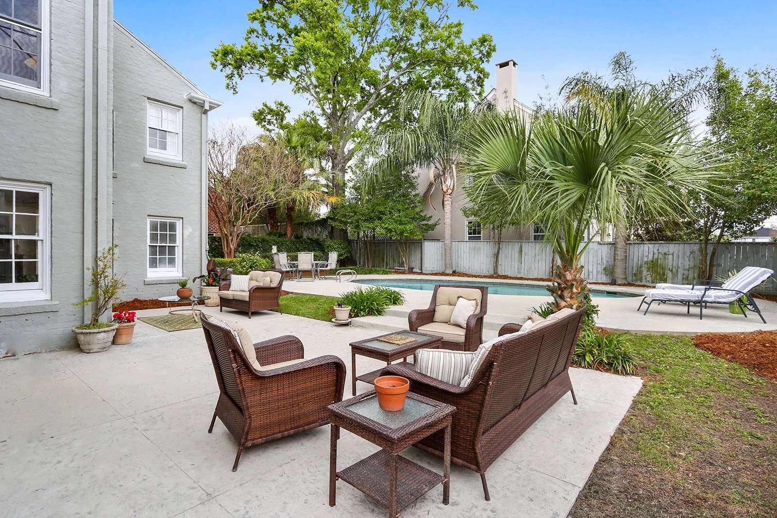 Photo 3 of 26 in 3205 Octavia St. by Elizabeth McNulty Dwell