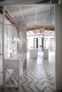 Top 5 Homes of the Week That Take Minimalism to the Max - Photo 3 of 5 -