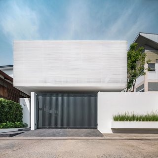 Top 5 Homes of the Week With Stunning Black, White, and Gray Facades - Photo 1 of 10 -