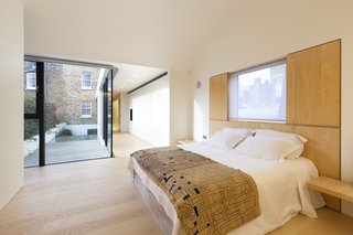 A Stunning Townhouse For Sale in a Historic London Neighborhood - Photo 7 of 11 -