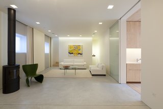 A Stunning Townhouse For Sale in a Historic London Neighborhood - Photo 3 of 11 -