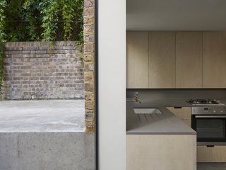 A Once-Derelict London House Restored With Modern Elegance - Photo 4 of 10 -
