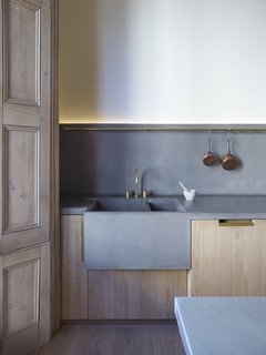A Once-Derelict London House Restored With Modern Elegance - Photo 5 of 10 -