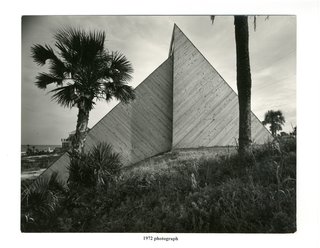 A Renowned Florida Architect's Geometric Family Home Hits the Market For the First Time - Photo 2 of 12 -