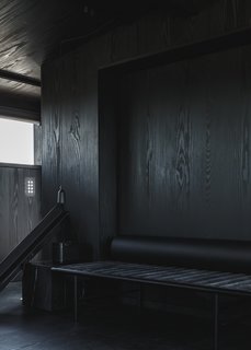 A Coal Crane Houses an Unexpected Retreat and Meeting Room in Copenhagen - Photo 7 of 11 -