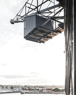 A Coal Crane Houses an Unexpected Retreat and Meeting Room in Copenhagen - Photo 2 of 11 -