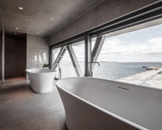 A Coal Crane Houses an Unexpected Retreat and Meeting Room in Copenhagen - Photo 8 of 11 -