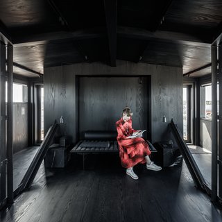A Coal Crane Houses an Unexpected Retreat and Meeting Room in Copenhagen - Photo 5 of 11 -