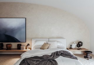 A Bondi Beach Penthouse Designed For Barefoot Luxury - Photo 3 of 8 -