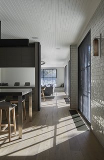 See How Sliding-Glass Pavilions Transformed a Renovated Melbourne Home - Photo 9 of 10 -