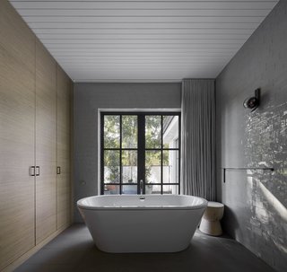See How Sliding-Glass Pavilions Transformed a Renovated Melbourne Home - Photo 10 of 10 -