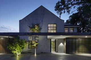 See How Sliding-Glass Pavilions Transformed a Renovated Melbourne Home - Photo 1 of 10 -