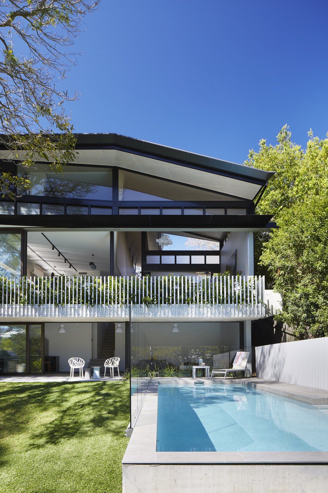 Photo 11 of 12 in An Edgy Slatted Facade Conceals a Striking Indoor ...