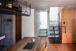 Find Out How a Japanese Architect Created a Fluid Live/Work Space For a Photographer - Photo 7 of 12 -