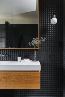 The Surrounding Countryside Inspires a Family Home in Australia's Adelaide Hills - Photo 9 of 10 -
