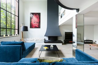 Channel Parisian Glamour With a Stay in This Striking Montmartre Townhouse - Photo 2 of 10 -