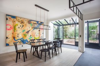 Channel Parisian Glamour With a Stay in This Striking Montmartre Townhouse - Photo 7 of 10 -