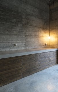 A Concrete Hideaway in the Italian Countryside - Photo 7 of 11 -