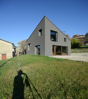 A Concrete Hideaway in the Italian Countryside - Photo 11 of 11 -