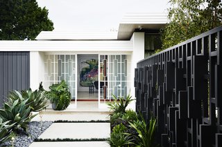 A Melbourne Midcentury Gets a Palm Springs-Inspired Revival - Photo 1 of 12 -