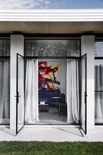 A Melbourne Midcentury Gets a Palm Springs-Inspired Revival - Photo 7 of 12 -